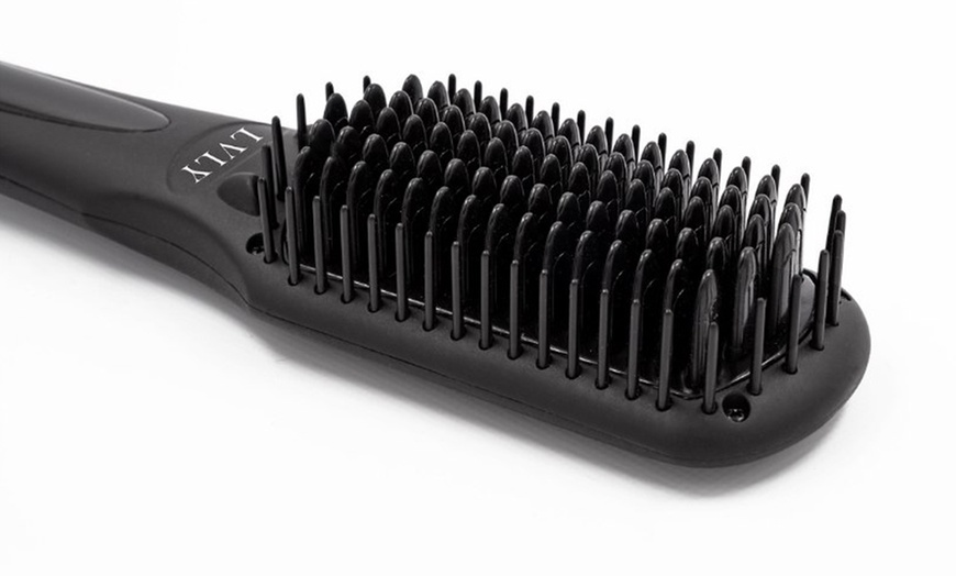 Image 6: LVLY Glättungsbürste inkl. Handschuh, 4 Haarclips und Seidenbeutel