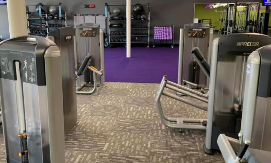 Image 3: 90-Day 24-Hour Gym Membership with 2 or 4 Success Personal Trainings