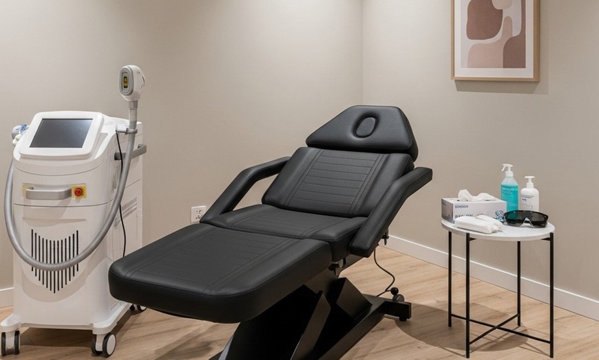 Image 4: 1, 3, 5 o 7 sesiones de depilación láser en zona a elegir 