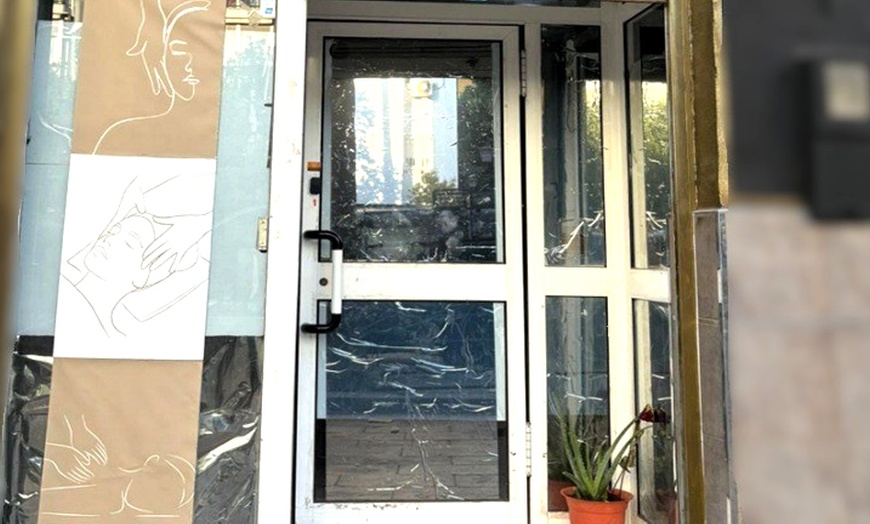 Image 4: Masaje relajante o sensitivo para 1 persona o en pareja