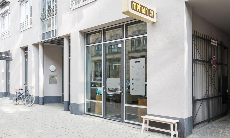 Image 3: Damen-Haarpflege oder -Haarschnitt für 1 Person