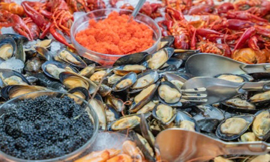 Image 1: Buffet libre para 2 o 4 válido entre semana o fin de semana y festivos