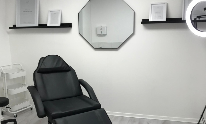 Image 6: Platelet-Rich-Plasma Hairloss Treatment 