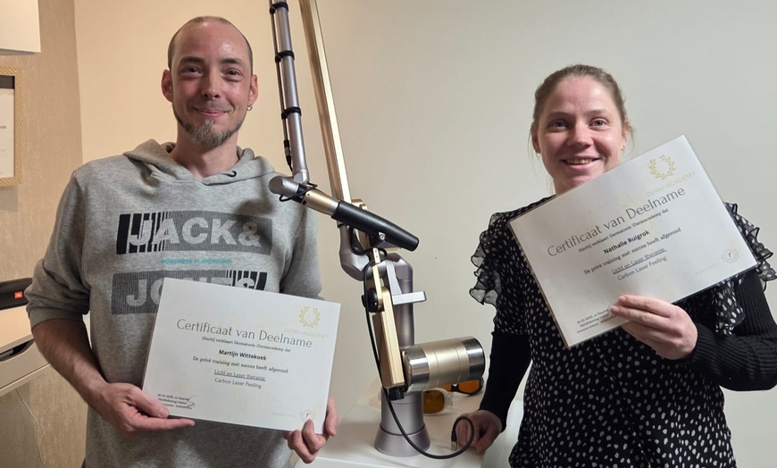 Image 12: Effectieve carbon laser peeling voor huidverjonging en collageenboost