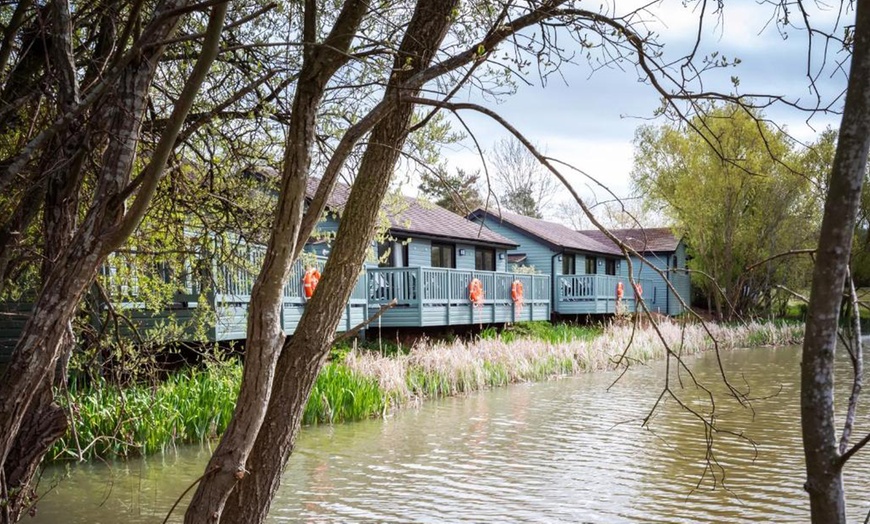 Image 8: Worcestershire: Choice of Lakeview Cabin with Breakfast