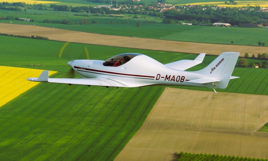 Image 1: Pilot für einen Tag inkl. Einweisung für 1 Person - Flugroute wählbar