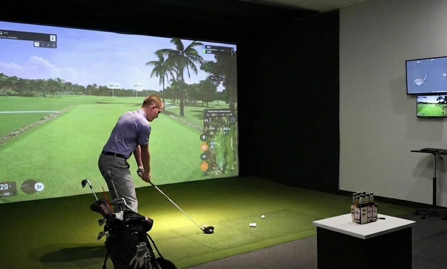 Image 3: Indoor Golf Simulator Experience with TrackMan Technology