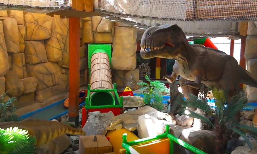 Image 2: Tageskarte für Dino Adventure Park in Weiterstadt