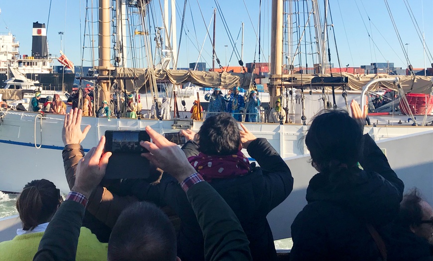 Image 3: Tour en barco, cabalgata de Reyes Magos para adultos y niños