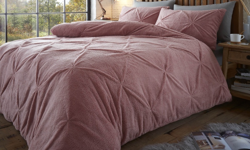 Image 6: Gaveno Cavailia Teddy Chiswick Duvet Cover Set or Teddy Fitted Sheets