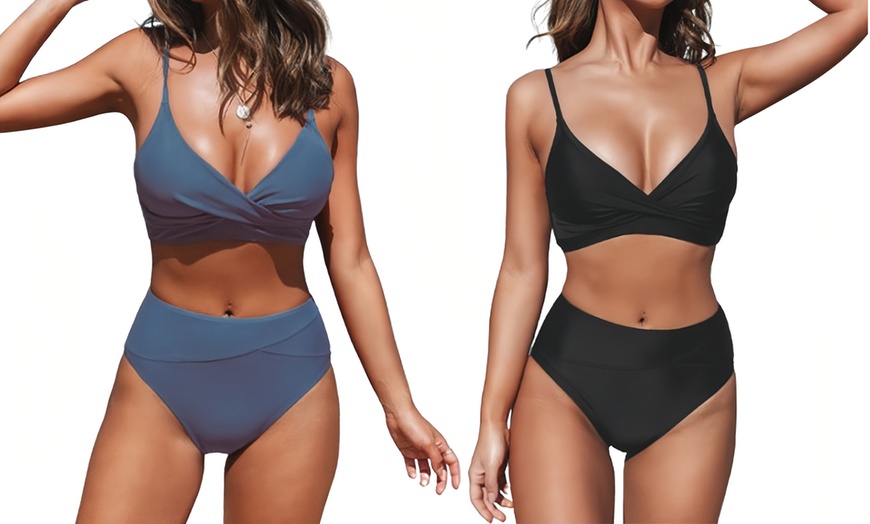 Image 1: Bikini de talle alto con tirantes ajustables y escote cruzado