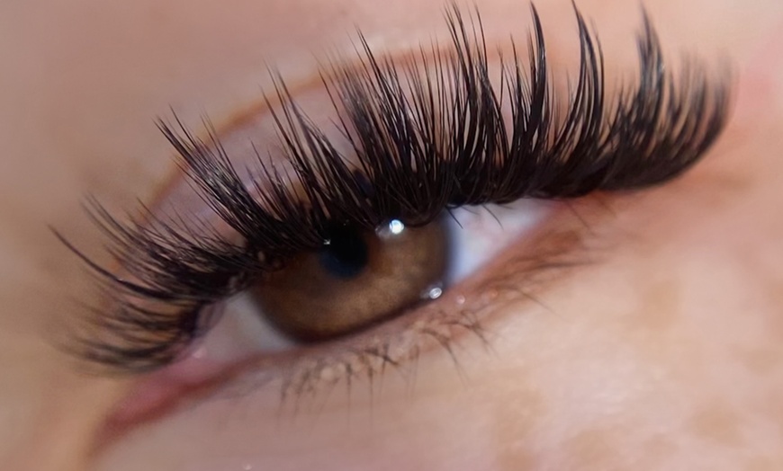 Image 3: Transform Your Eyes with Beautiful Eyelash Extensions