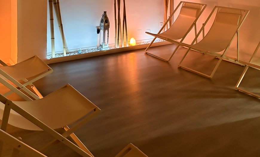 Image 9: Sesiones y bonos de haloterapia, gravedad cero y circuito detox