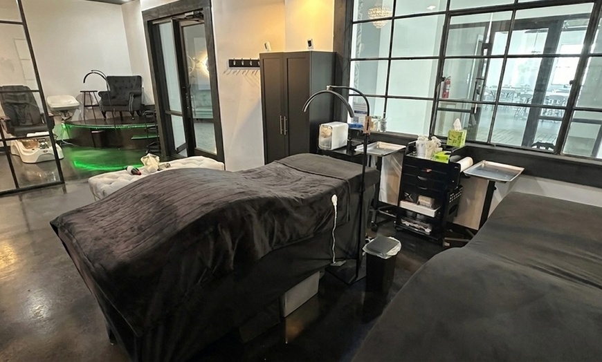 Image 3: Radiant Skin with a Hydrating Skinlab Signature Facial