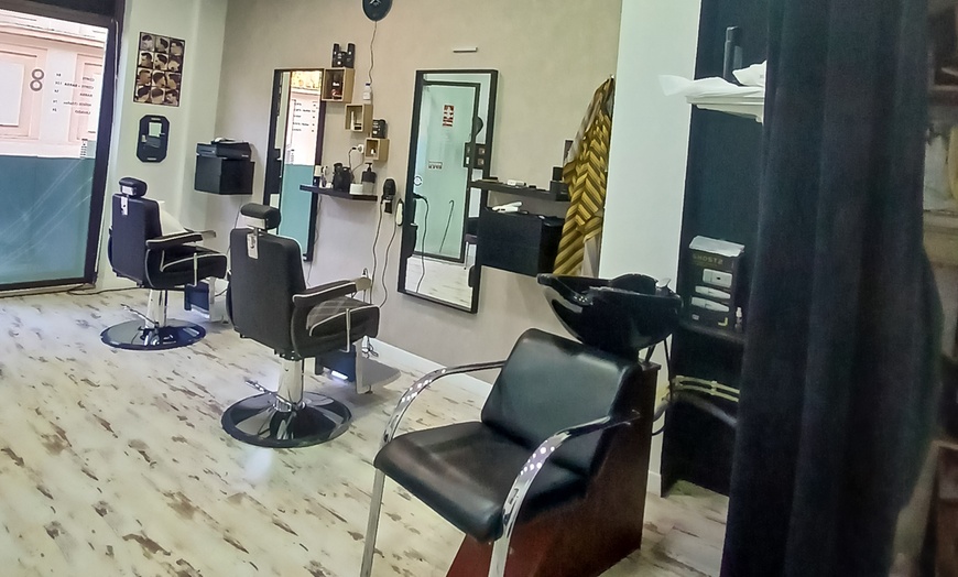 Image 2: Peluquería para caballero con corte y opción a arreglo de barba 