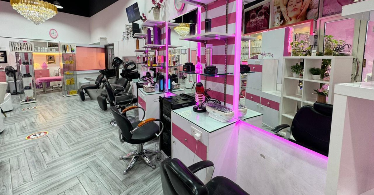 Big, Medium Or Small Braids With Hair Wash And Blow Dry Big, Medium Or Small Braids With Hair Wash And Blow Dry