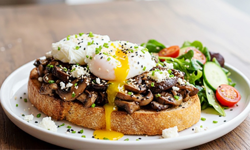 Image 7: Frühstücksgericht & Heißgetränk nach Wahl für 1, 2 oder 4 Personen