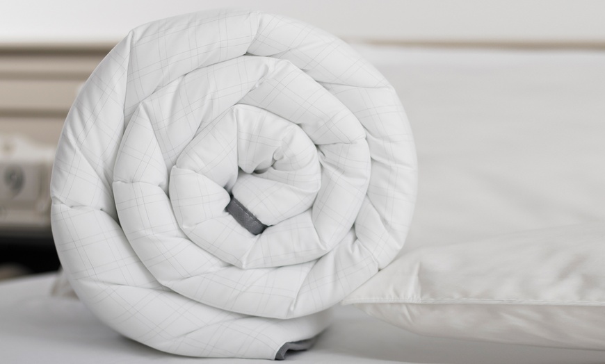 Image 2: Sealy Select Balance Duvet