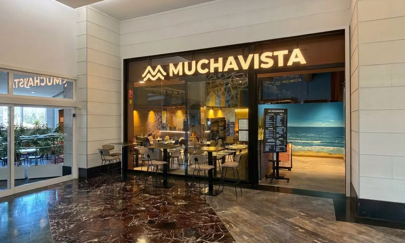 Menú con entrante, principal, postre, bebida y opción a vino