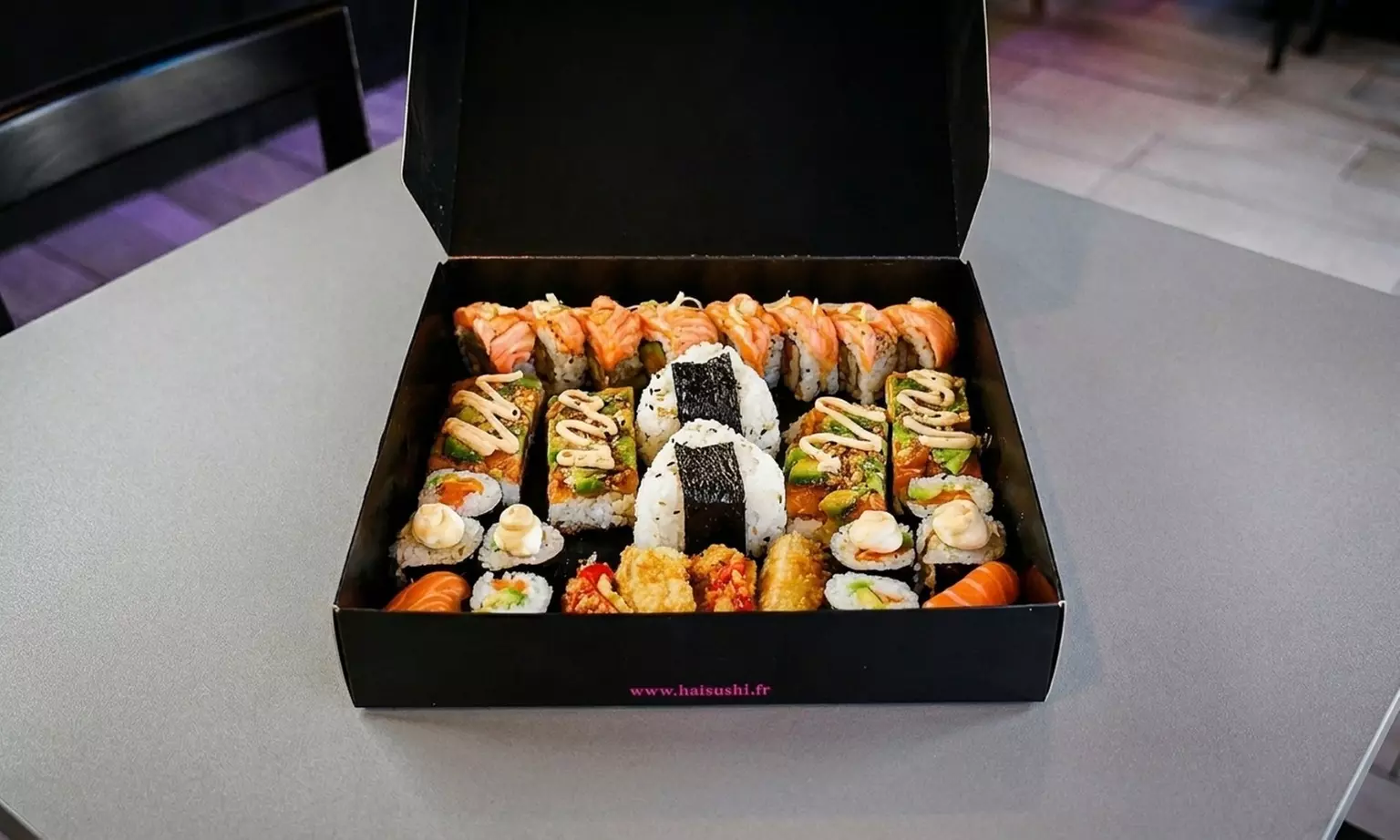 Plateau de 50 pièces de sushis - sur place ou à emporter