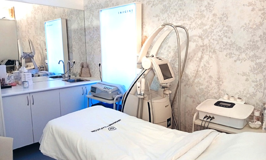 Image 2: Tratamiento facial reafirmante con colágeno, alginato o Indiba kobido