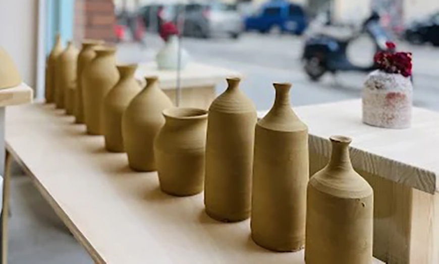 Image 7: Taller de cerámica con vermut y patatas bravas o iniciación creativa