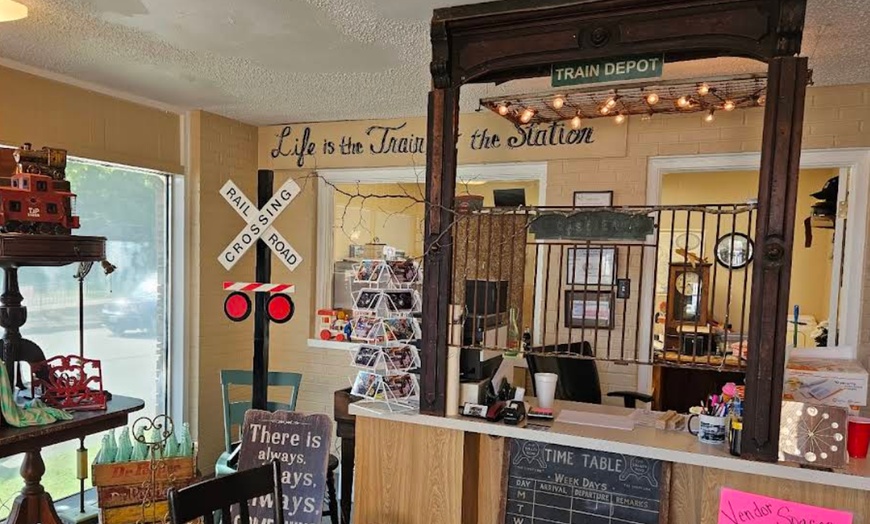 Image 12: Your Choice of 1, 2 or 4 Combos & Ice Creams for 1, 2 or 4 People