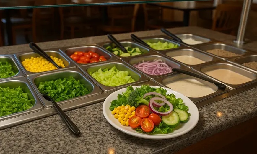 Image 2: Schnitzel nach Wahl inkl. frischer Salat vom Buffet für 2 - 4 Personen
