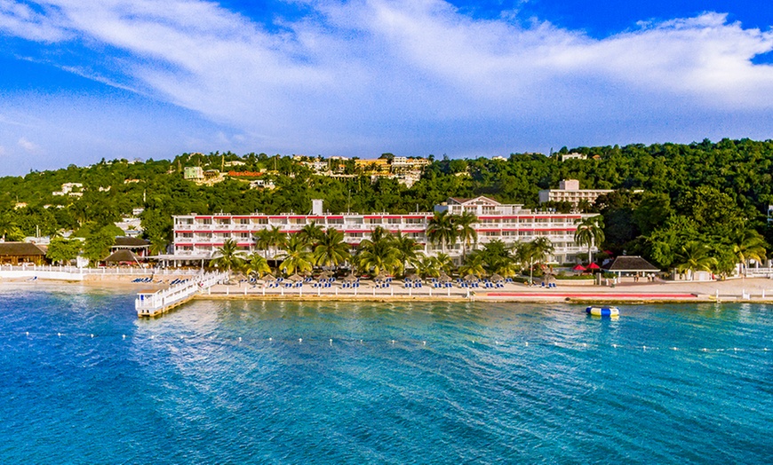 Image 4: ✈ 3-Night All-Inclusive Grand Decameron Montego Beach Vacation w/Air