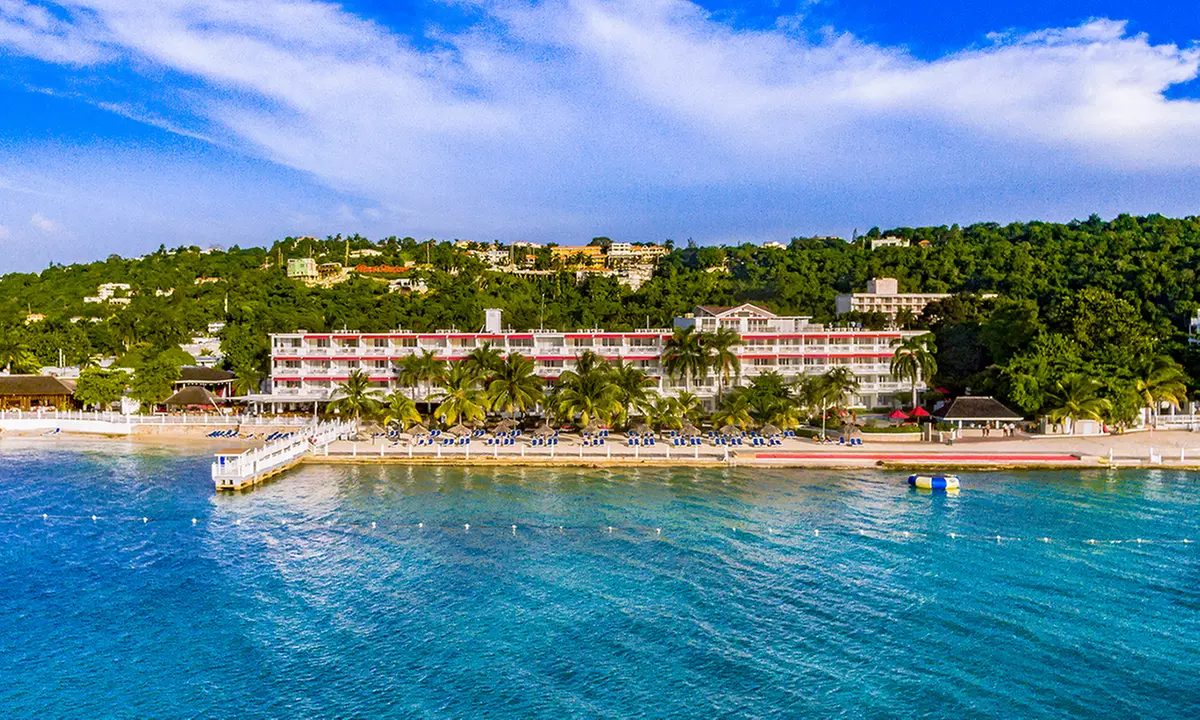 ✈ 3-Night All-Inclusive Grand Decameron Montego Beach Vacation w/Air