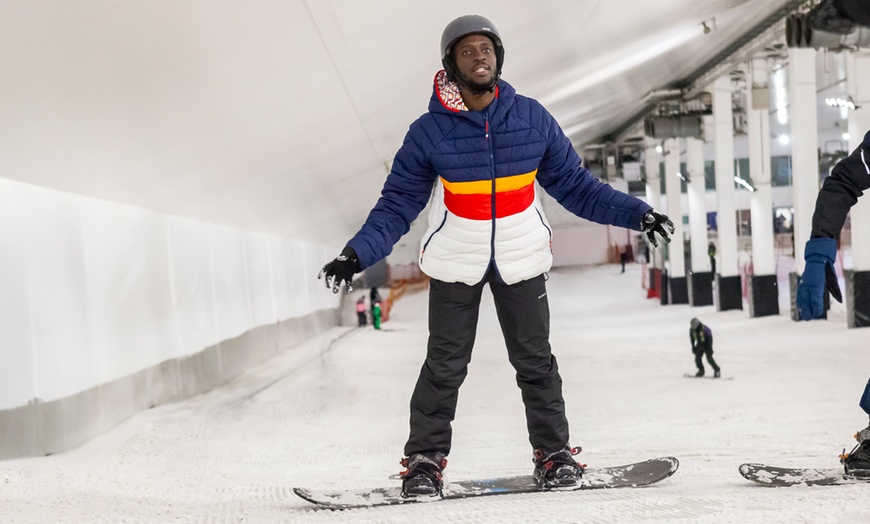 Image 5: Beginners Ski / Snowboarding Day Course with Lunch for One