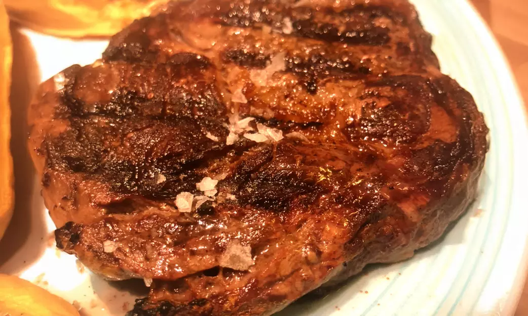 Menú para 2 o 4 con entrantes, principales, postres y bebidas