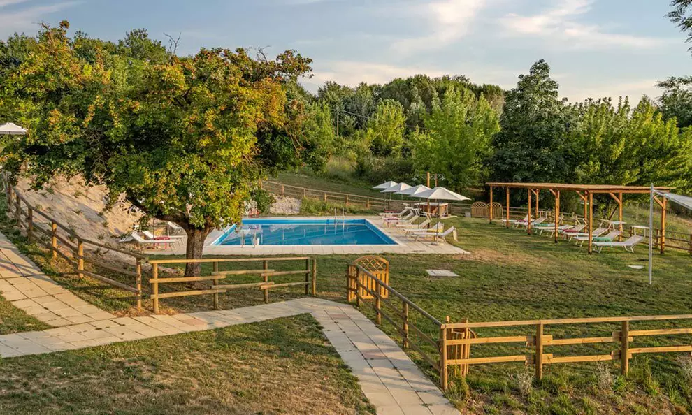 Perugia, Montone: Soggiorno per 2, 3 o 4 persone in mezza pensione