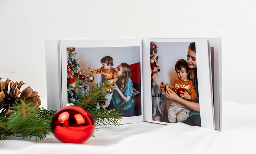 Image 2: Uchwyć wspomnienia: personalizowane fotoksiążki 30x30 cm z Colorland