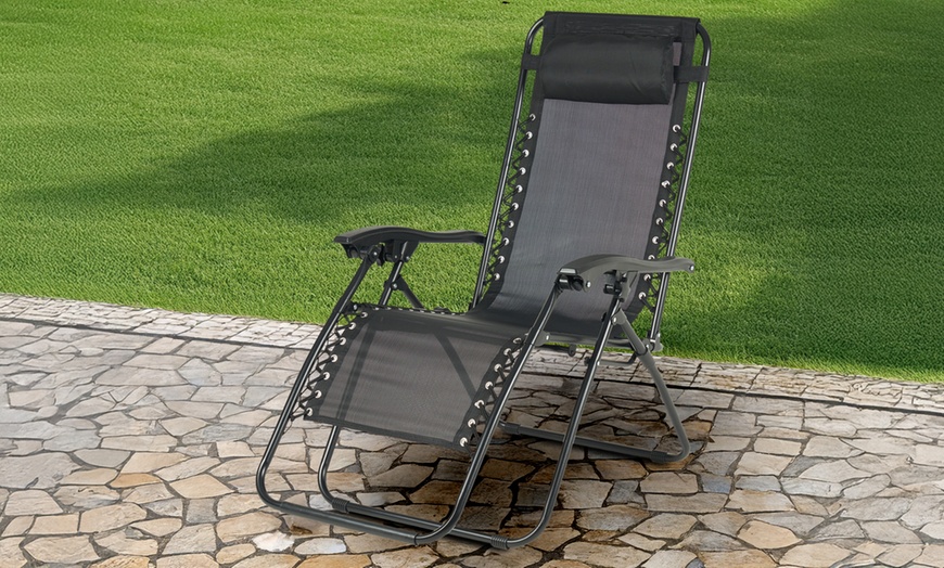 Image 20: Tumbona de exterior ligera y plegable