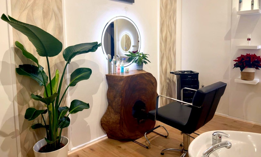 Image 2: Wertgutschein über 80 € - Neukundenangebot auf jede Friseurleistung