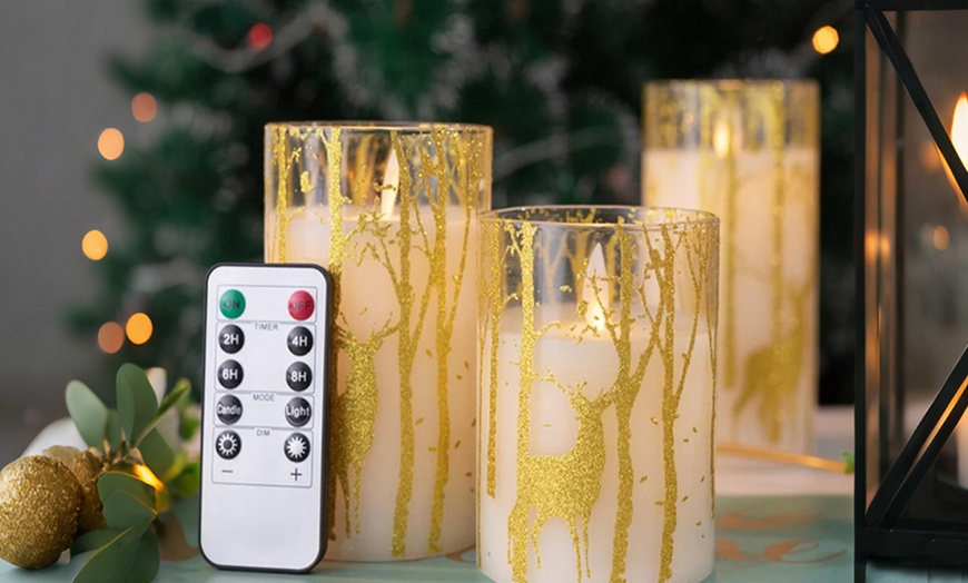 Image 2: Three Pieces of LED Electronic Candle Lights with Elegant Elk Design
