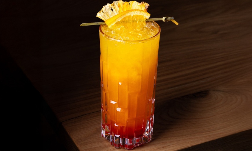 Image 2: Discover the Sentir Mezcal Master Class & Pairing Experience