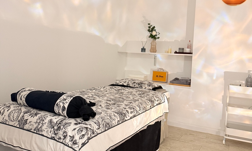 Image 3: 60 or 90-Minute Swedish Massage & Hot Stones with Optional Reflexology