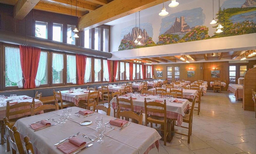 Image 11: Dolomiti: soggiorno con colazione o mezza pensione