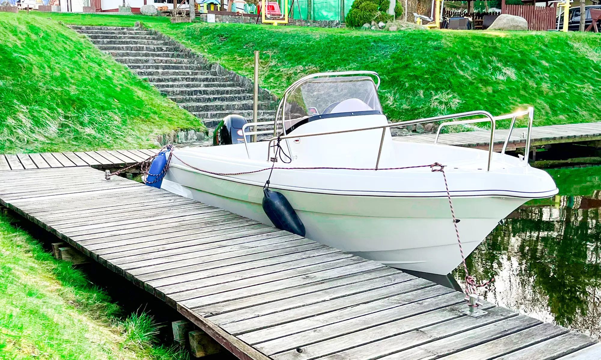 Patent sternika motorowodnego – kurs teoretyczny i praktyczny z Boat4Sell nad Zalewem Kryspinów (do -33%) - Primary Image