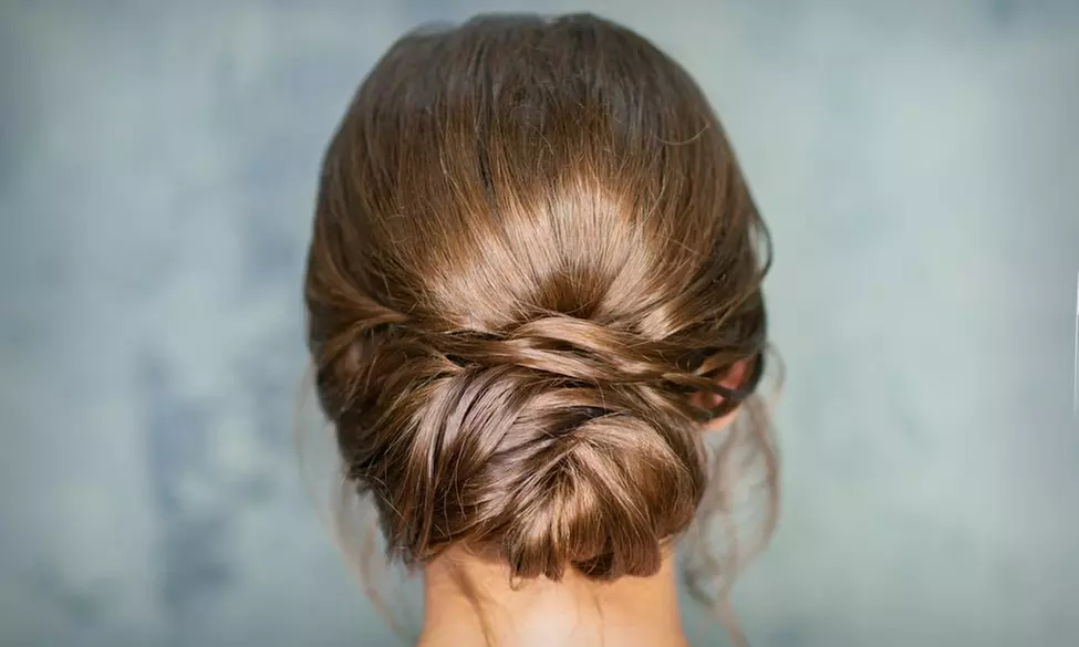 Damen-Haarschnitt, optional mit (Ansatz-)Farbe, Maske und Föhnen