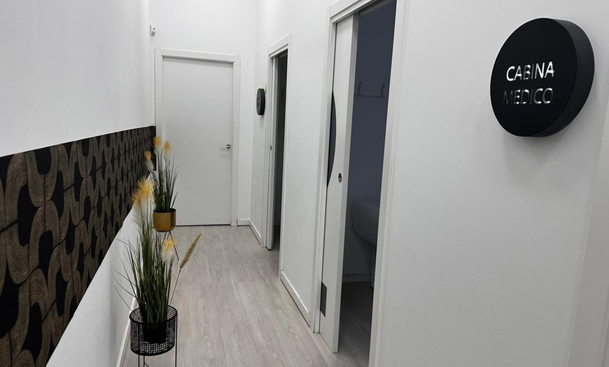 Image 16: 2 o 4 sesiones de lipoláser corporal efecto reductor en zona a elegir