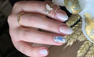 Manicura y/o pedicura a elegir o primera puesta de uñas con gel Manicura y/o pedicura a elegir o primera puesta de uñas con gel