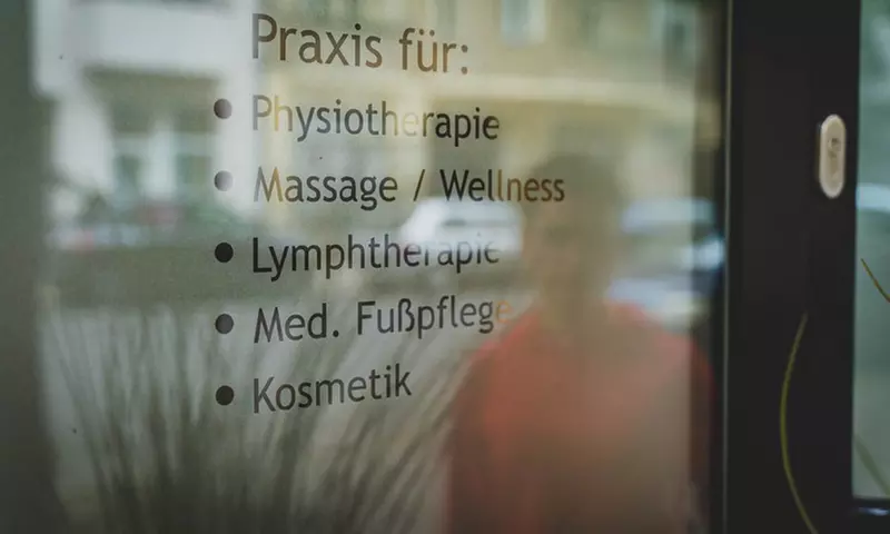 30-60 Min. Kräuterstempel-Massage für 1 Person