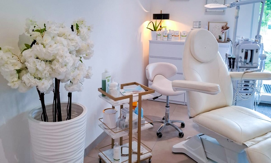 Image 3: 60-90 Min. Head-Spa mit Getränk und opt. mit Styling für 1 Person