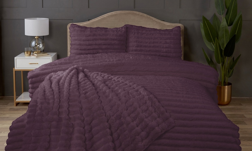 Image 3: Faux Rabbit Fur Duvet Set