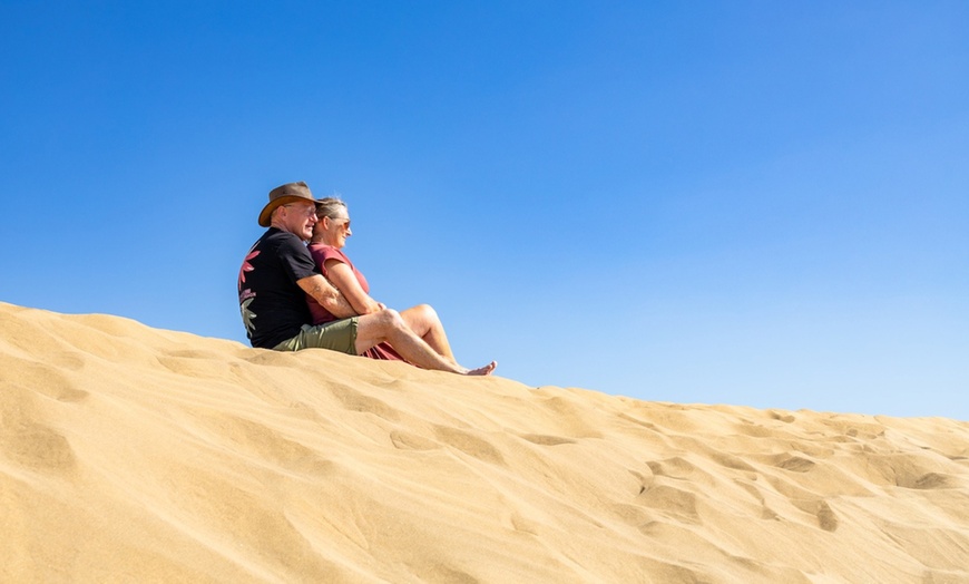 Image 5: Sesión fotográfica en exteriores con fotos editadas en alta resolución