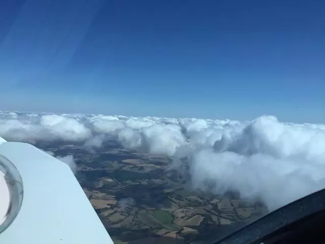 Survolez Tirlemont en vol privé et dégustez une bière locale après