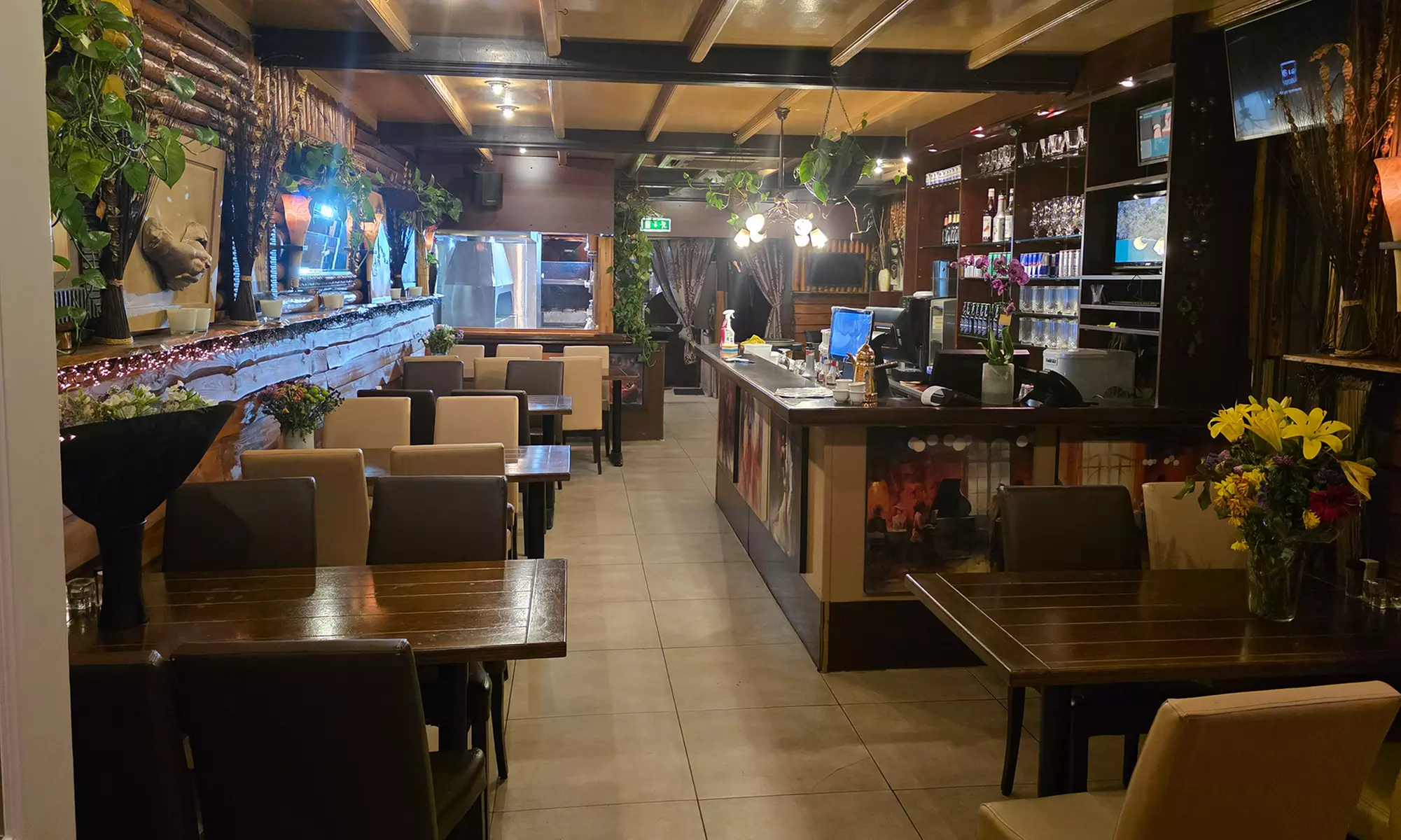 Proef rijke Syrische smaken met lamsvlees, kip en geurige bijgerechten